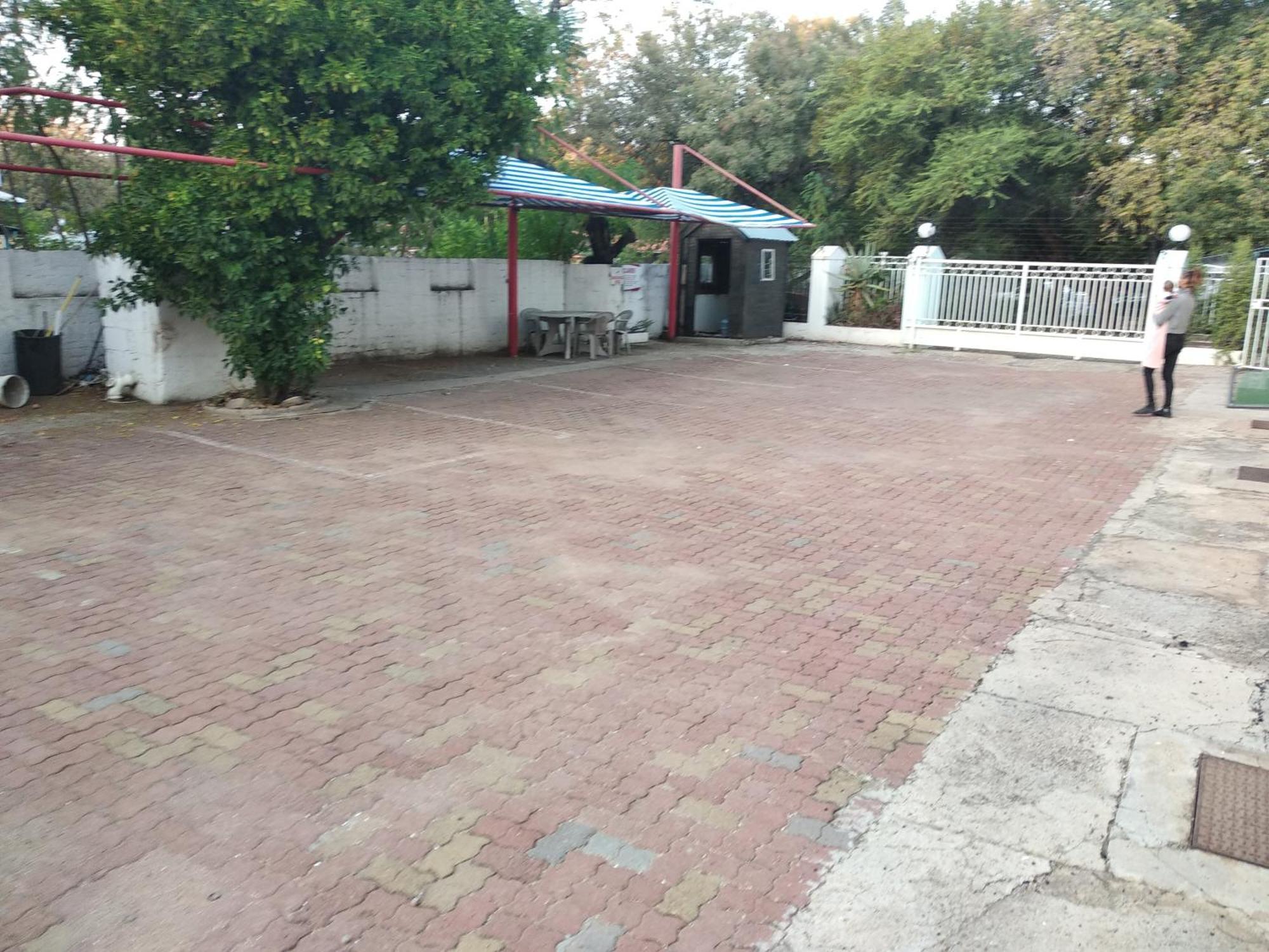 Brackendene Lodge Gaborone Luaran gambar