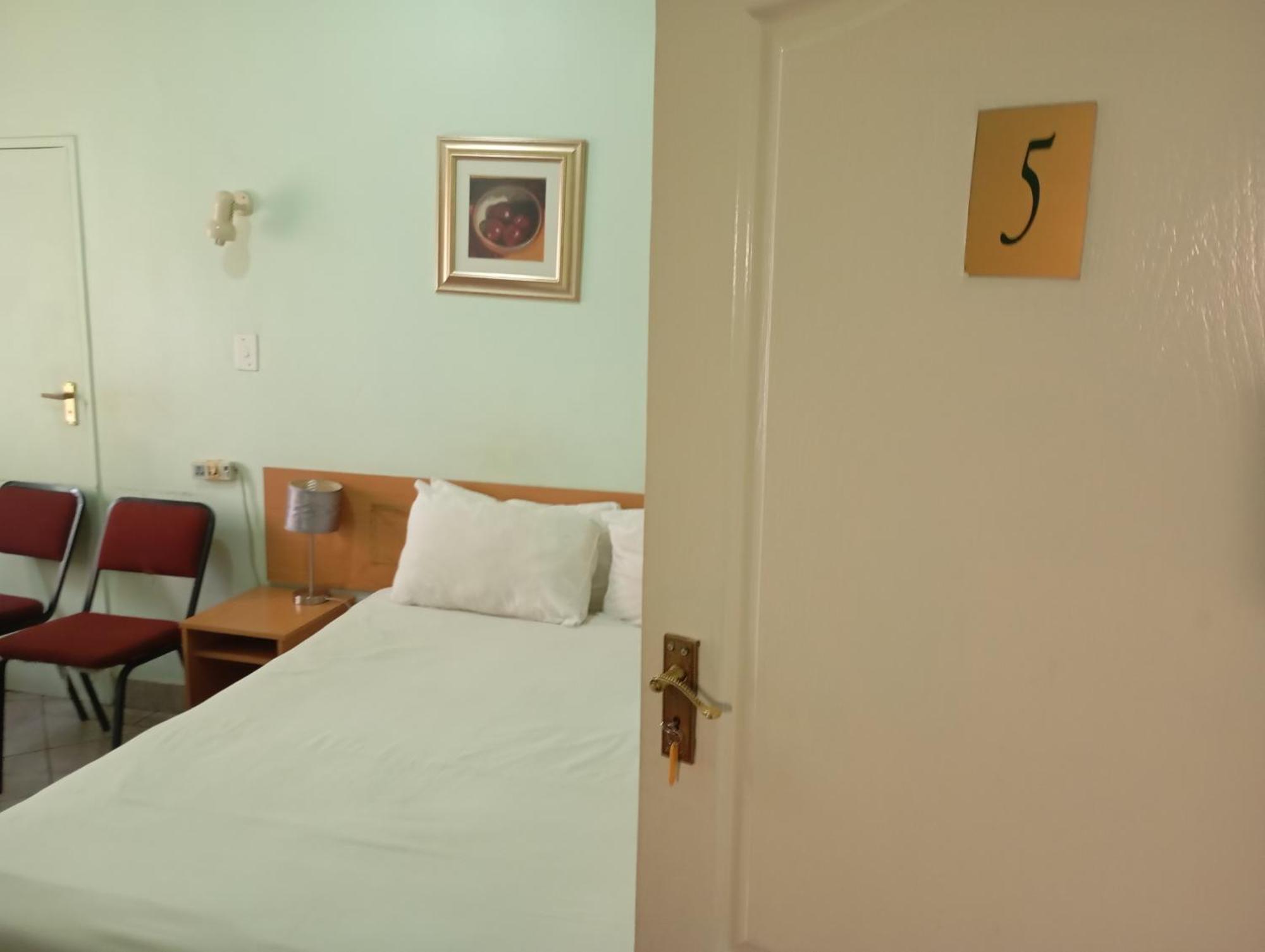 Brackendene Lodge Gaborone Luaran gambar